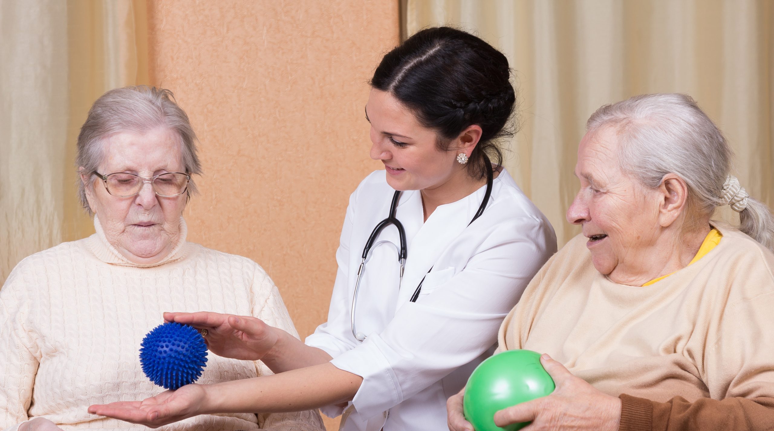 Faire appel à un ergothérapeute pour senior ETNA France